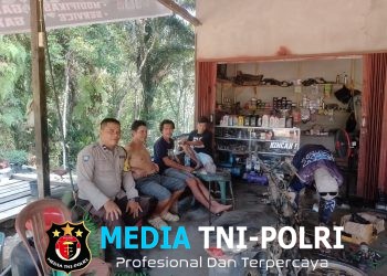 Duduk Bersama Warga, Bhabinkamtibmas Kuala Behe Perkuat Komunikasi dan Jaga Kondusivitas