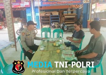 Ngopi Bareng Warga Saat Patroli, Polisi Sebangki Titip Pesan Penting Soal Keamanan