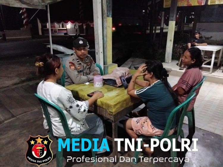Duduk Bersama Warga, Cara Humanis Polisi Polsek Mandor Cegah Kejahatan Malam Hari