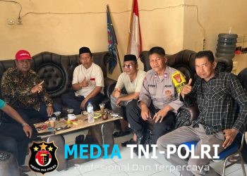 Bhabinkamtibmas Sukatenang Sambangi Warga, Perkuat Komunikasi dan Ajak Jaga Pilkades Tetap Damai