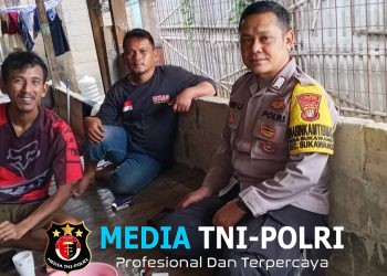 Bhabinkamtibmas Sukawangi Sambangi Warga Rawa Keladi, Perkuat Komunikasi dan Kepedulian Kamtibmas