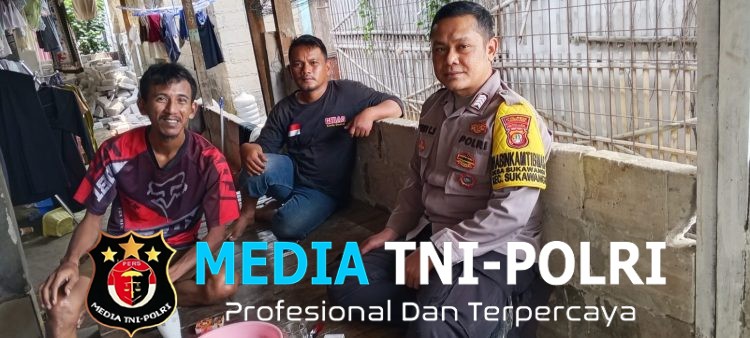 Bhabinkamtibmas Sukawangi Sambangi Warga Rawa Keladi, Perkuat Komunikasi dan Kepedulian Kamtibmas