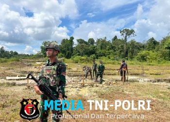 Satgas Yonif 645 GTY Pos Muara Nawa Melaksanakan Kegiatan Membangun Gereja Di Distrik Airu  ‎