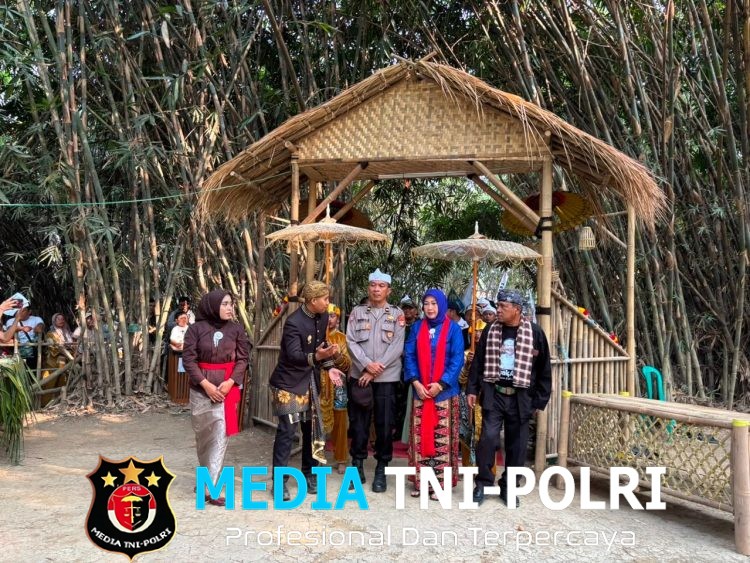 Jaga Jakarta Jaga Bekasi, Polsek Cikarang Pusat Hadiri Grand Opening Pasar Rancahiang Desa Pasirtanjung
