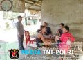 Pererat Silaturahmi, Personel Polsek Air Besar Sambangi Warga Sampaikan Himbauan Kamtibmas