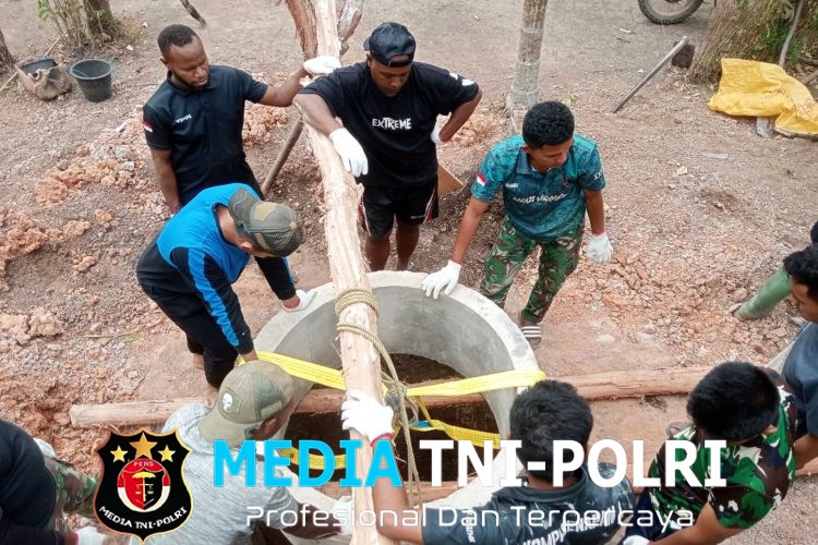Sumur Galian Mulai Diperkuat, Warga Kampung Wanam Apresiasi Satgas TMMD ke-129