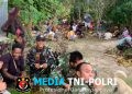 Satgas Yonif 645 Jalin Kebersamaan dengan Masyarakat Lewat Acara Bakar Batu