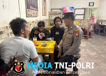 Ciptakan Kondusivitas, Polisi Sambangi Warung Kopi, Himbau Warga Jaga Keamanan Lingkungan