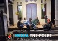 Patroli Malam Babinsa Paranggupito Perkuat Sinergitas dengan Tokoh Masyarakat