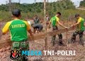 Wujudkan Kemanunggalan dan Toleransi, Pos Kampung Jasa Satgas Pamtas Yonarmed 13/Nanggala Bersama Warga Gelar Kerja Bakti Pembangunan Gereja di Desa Jasa