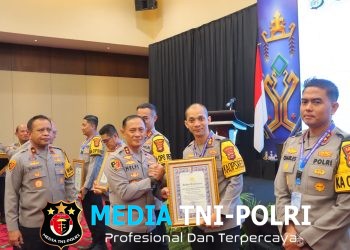 Kapolres Lampung Timur Raih Penghargaan Pelayanan Prima dari Kapolda Lampung