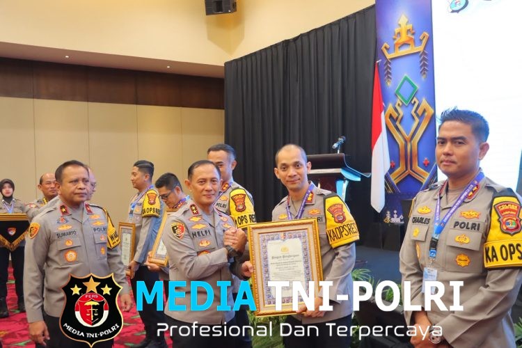 Kapolres Lampung Timur Raih Penghargaan Pelayanan Prima dari Kapolda Lampung