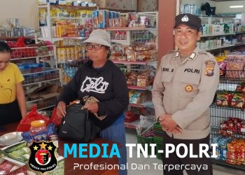 Sambil Patroli, Polisi Kuala Behe Sambangi Toko Warga Keamanan Tanggung Jawab Bersama