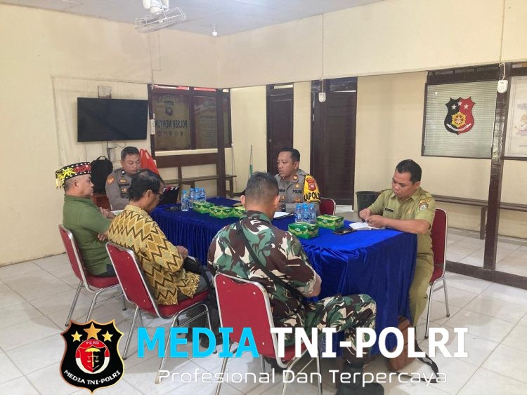 Rapat Koordinasi Penanganan Peti Di Wilkum Polsek Menyuke Bersama Forkopimcam Dan DAD Kecamatan Menyuke dan Banyuke Hulu