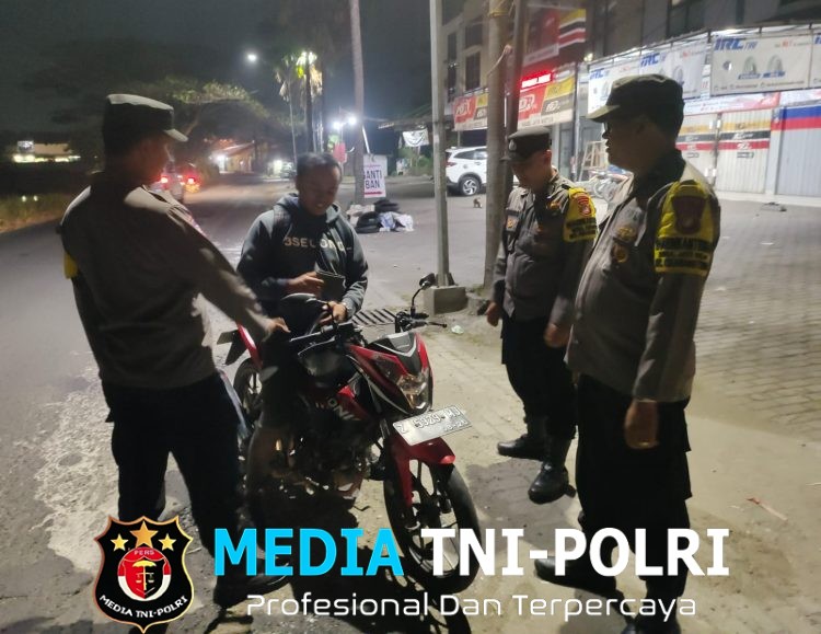 Polsek Cikarang Timur Gelar OKJ Malam Hari, Satu Sepeda Motor Tanpa STNK Diamankan