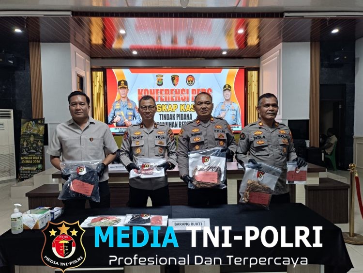 Polres Mesuji Gelar Konferensi Pers, Ungkap Kasus Tindak Pidana Pembunuhan Berencana di Desa Wiralaga I