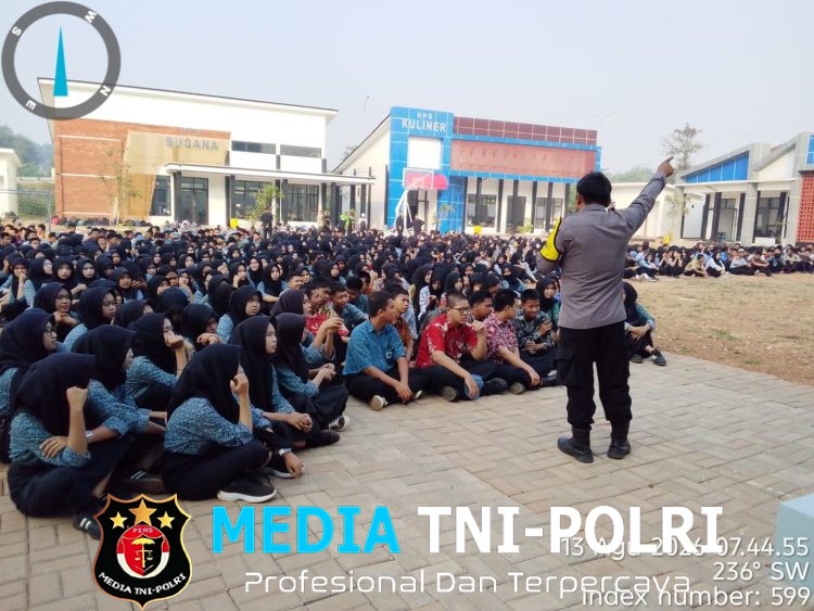Police Go to School, Polsek Setu Beri Edukasi Bahaya Narkoba dan Kenakalan Remaja di SMKN 1 Burangkeng