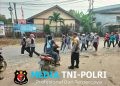 Jaga Keamanan dan Kelancaran Lalu Lintas, Polsek Sengah Temila Kawal Jalan Santai PKK di Pahauman