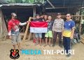 Merah Putih Berkibar di desa, Polsek Sengah Temila dan Pemerintah Kecamatan Ajak Warga Kobarkan Semangat Kemerdekaan