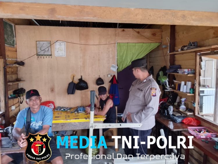Polisi Sambangi Warga Saat Patroli Siang, Imbau Masyarakat Jaga Kondusivitas Jelang HUT RI