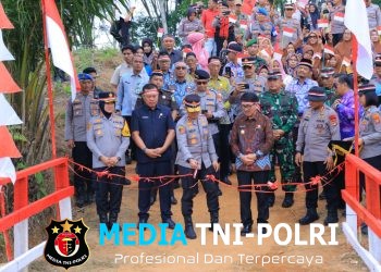 Dukung Peningkatan Ekonomi Masyarakat, Kapolda Lampung Resmikan Jembatan Merah Putih Presisi