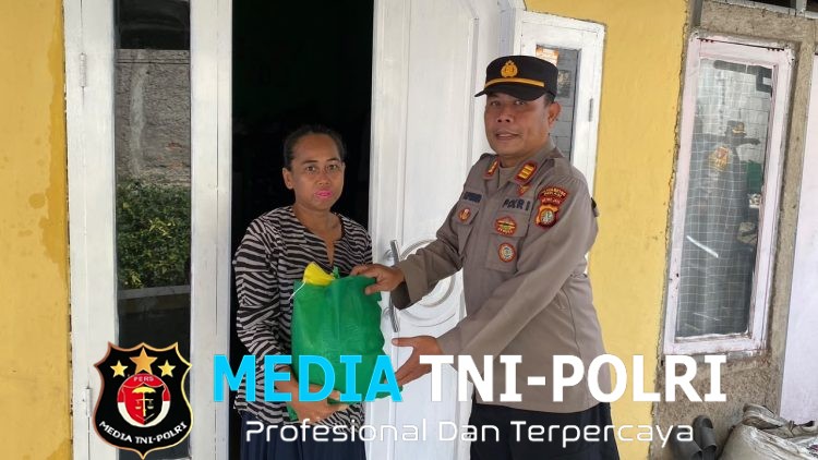 Jaga Jakarta Jaga Bekasi On The Spot, Polsek Cikarang Selatan Bagikan 100 Paket Sembako Sambut HUT RI ke-81