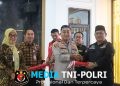 Wujud Kepedulian Lewat “Tasi Berkah”, Sat Lantas Polres Mesuji Bagikan Paket Sembako Bagi Warga Kurang Mampu di Simpang Pematang