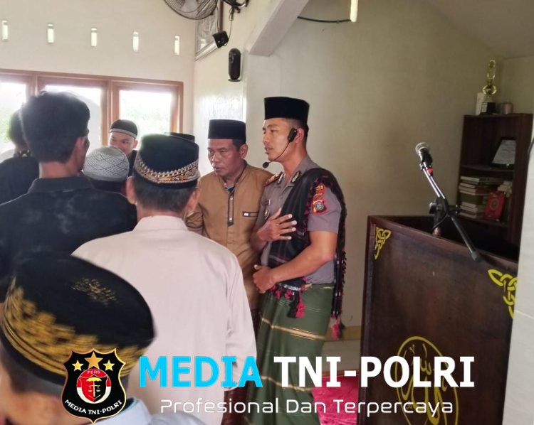 Jadi Khatib Jumat, Kapolsek Dolok Silau Ajak Warga Cingkes Wujudkan Kamtibmas dari Diri Sendiri