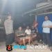 Saat Malam Mulai Sunyi, Polisi Polsek Mandor Hadir di Tengah Warga Sampaikan Pesan Kamtibmas