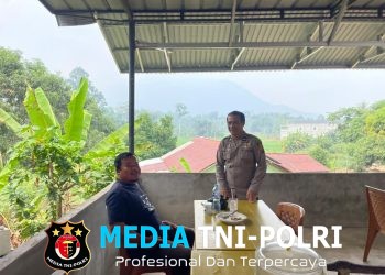 Bangun Kedekatan dengan Warga, Polisi Sengah Temila Sampaikan Pesan Kamtibmas Saat Patroli