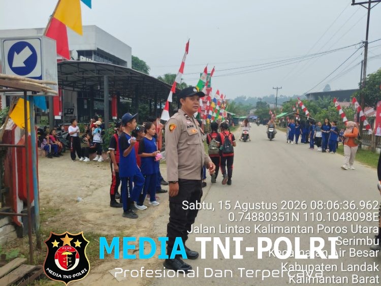 Jalan Santai HUT RI ke-81 di Serimbu Meriah, Personel Polsek Air Besar Hadir Berikan Pengamanan
