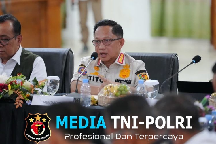 Mendagri Pastikan Penanganan Pascagempa NTT Fokus Pulihkan Layanan Dasar dan Percepat Pendataan