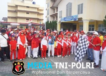 Bupati Pringsewu Riyanto Pamungkas Lepas Peserta Jalan Sehat HUT Ke-81 Kemerdekaan RI