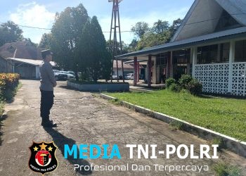 Polsek Menjalin Amankan Ibadah Misa Minggu, Pastikan Ibadah Berjalan Aman dan Lancar