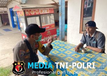 Bhabinkamtibmas Polsek Mempawah Hulu Sampaikan Pesan Kamtibmas, Warga Diimbau Tak Mudah Terprovokasi Hoaks