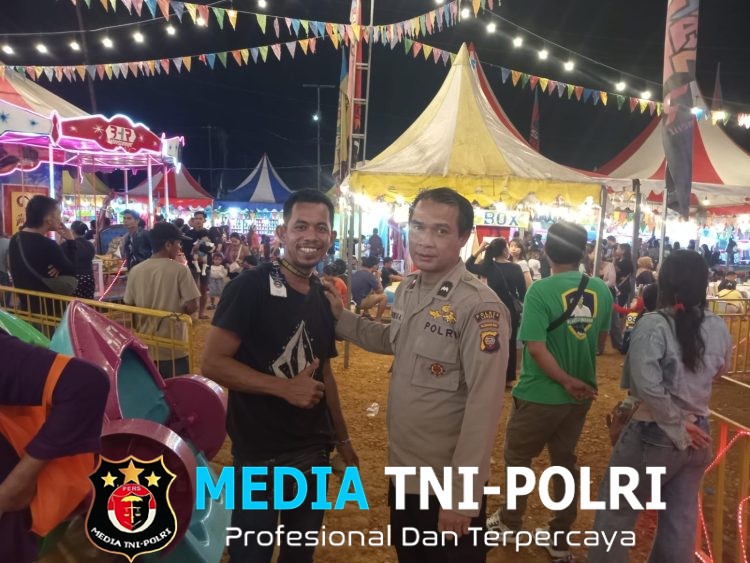 Malam Minggu Warga Penuh Keceriaan, Polisi Sengah Temila Hadir Pastikan Tetap Aman dan Nyaman