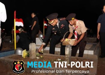 Ziarah Makam Pahlawan, Kapolres Pringsewu Ajak Warga Rawat Kemerdekaan