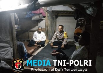 Jaga Jakarta Jaga Bekasi, Polsek Cikarang Pusat Sambangi Poskamling Pasirtanjung dan Ajak Warga Perkuat Pamswakarsa