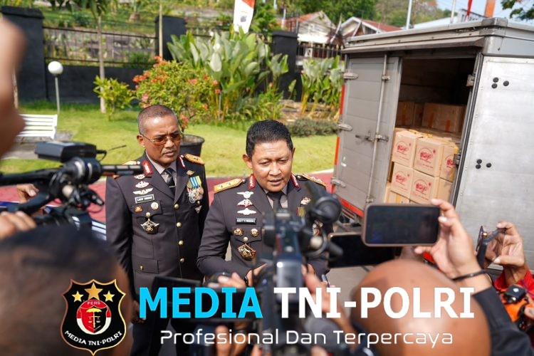 Polda Jateng Kirim 10 Truk Bantuan dan Tim Medis untuk Korban Gempa NTT