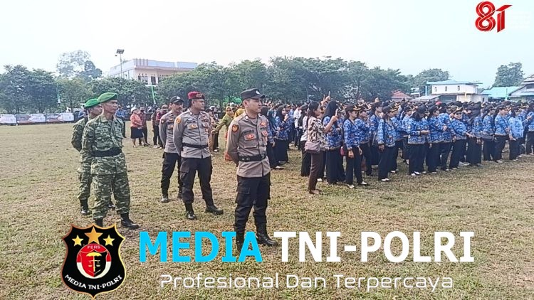 Polsek Menjalin Amankan Upacara HUT ke-81 Kemerdekaan RI di Lapangan Seborok