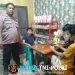 Saat Warga Asyik Main HP, Polisi Hadir Berikan Imbauan Kamtibmas