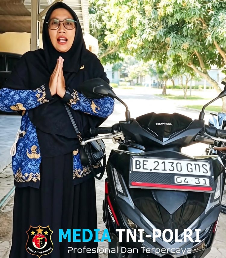 Seorang Guru Bersyukur Motornya Kembali, Sampaikan Apresiasi dan Terimakasih Kepada Polsek Kalirejo
