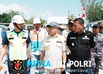 Mendagri Tito Tinjau Lokasi Terdampak Gempa di Pelabuhan Laurentius Say Maumere