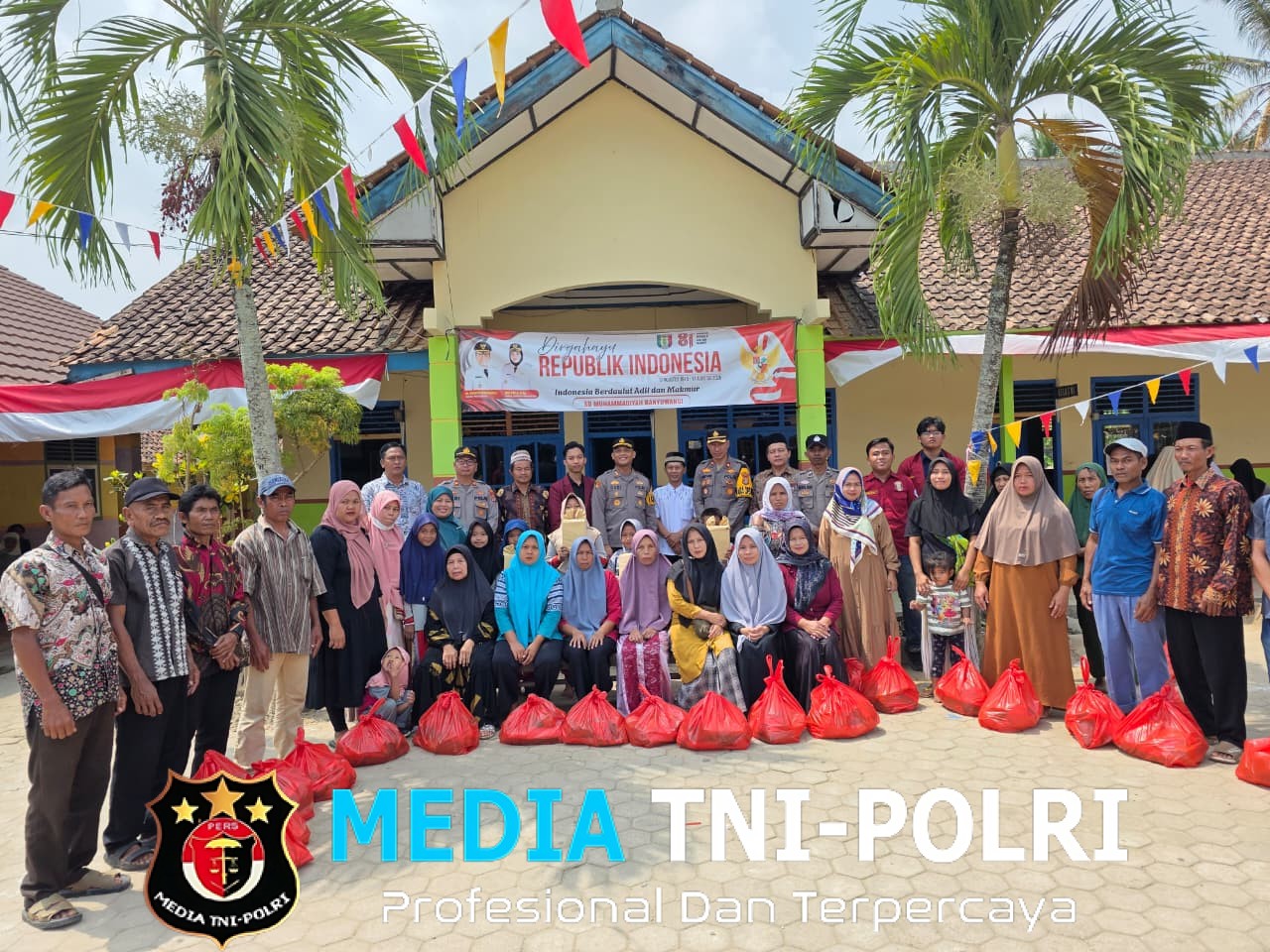 Polres Pringsewu dan IMM Berbagi untuk Pelajar, Tutup Rangkaian Pengabdian di Pekon Banyuwangi