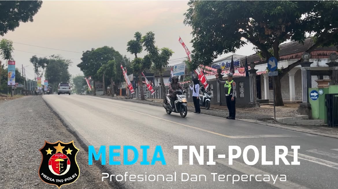 Polres Lampung Utara Tingkatkan Pelayanan, Personel Bantu Kelancaran Lalu Lintas dan Anak Sekolah