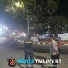 Respons Laporan Warga, Polsek Cikarang Utara Cek Tumpahan Oli di Jalan Urip Sumoharjo