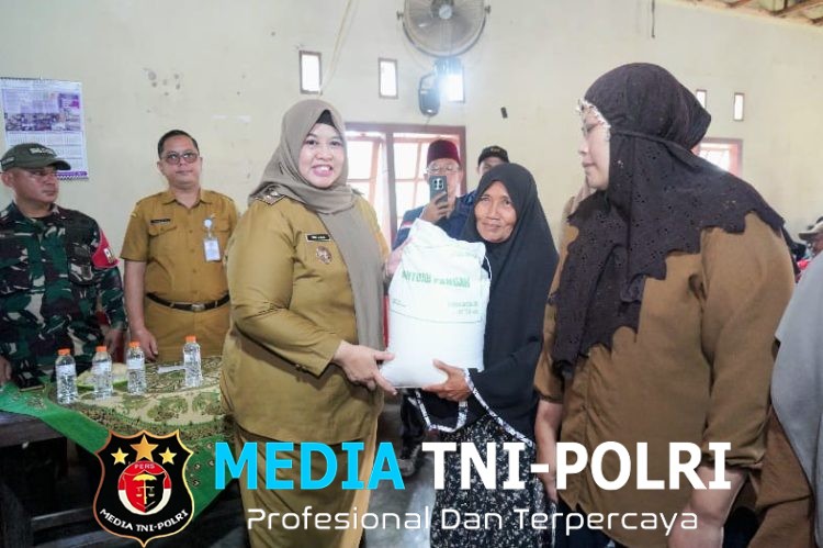 Pemkab Pringsewu Salurkan Bantuan Pangan Beras Tahap II Di Pekon Blitarejo