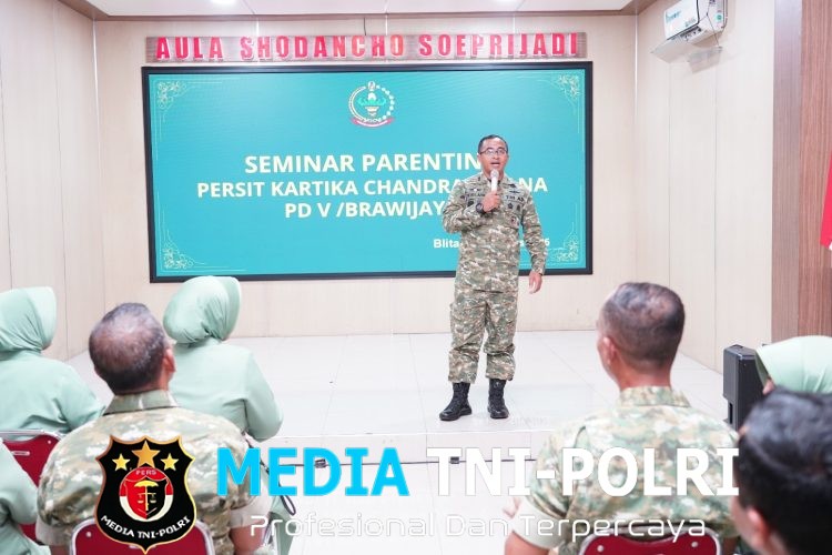 Perkuat Keharmonisan dan Pola Asuh Keluarga, Kodim 0808/Blitar Ikuti Webinar Parenting Bersama dr. Aisah Dahlan