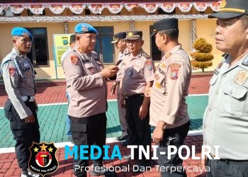 Mendadak! Usai Apel Pagi, Kapolres Simalungun Langsung Cek HP Personel Antisipasi Judi Online dan Pinjol