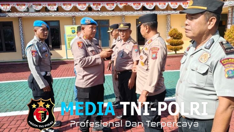 Mendadak! Usai Apel Pagi, Kapolres Simalungun Langsung Cek HP Personel Antisipasi Judi Online dan Pinjol